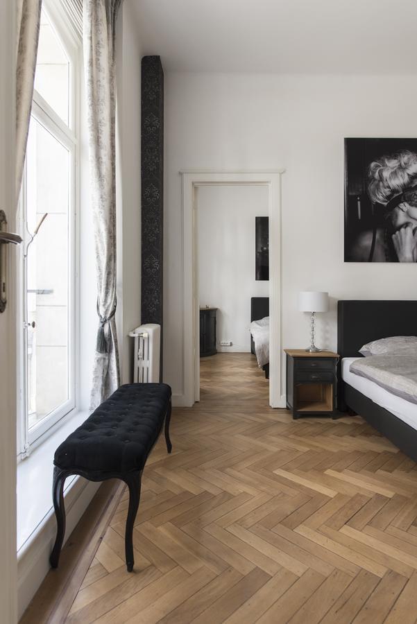 Roaring 20'S Apartment Meir Antwerpen Exteriör bild